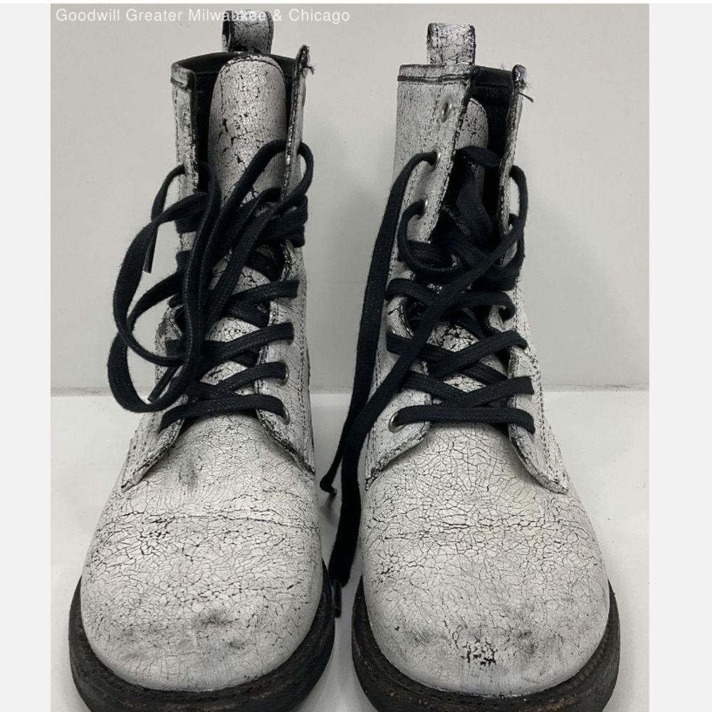 RARE Frye Veronica Women's White Crackle Lace-Up Combat/Moto Boot - Picture 2 of 4